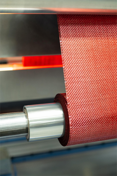 First-technical-coloured-flax-fibre-replacing-carbon-fibre-01.jpg